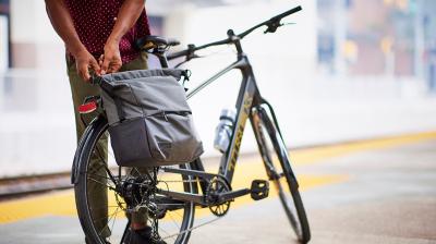 Trek FX+ 2 SO LT M Satin Trek Black Produktbild 3