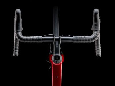 Trek Domane AL 2 61 Crimson to Dark Carmine Fade Produktbild 5