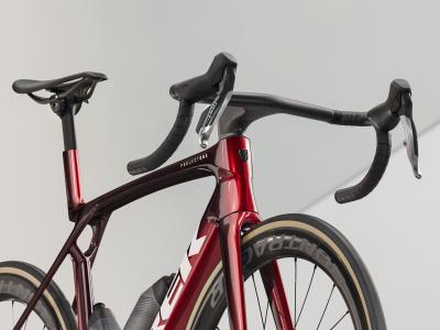 Trek Madone SLR 9 AXS ML Carbon Red Smoke Produktbild 4