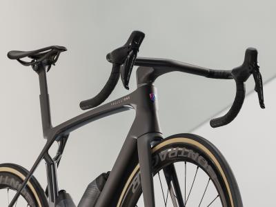 Trek Madone SLR 9 XS Matte Carbon Smoke/Prismatic Pearl Produktbild 4
