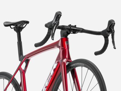 Trek Madone SL 5 M Gloss Fury Red/Matte Deep Smoke Produktbild 4