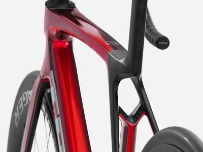 Trek Madone SL 7 S Gloss Fury Red/Matte Deep Smoke Produktbild 3